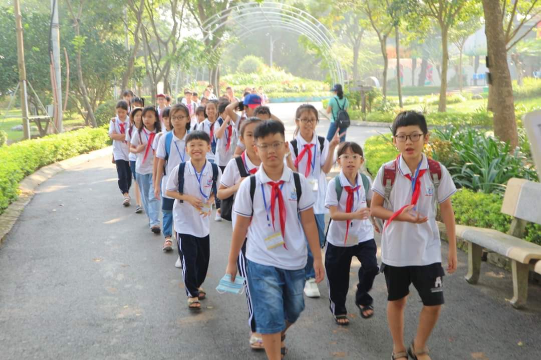 Chuyến tham quan dã ngoại tại khu du lịch Phù Đổng Green Park - Tiểu học  Nguyễn Du